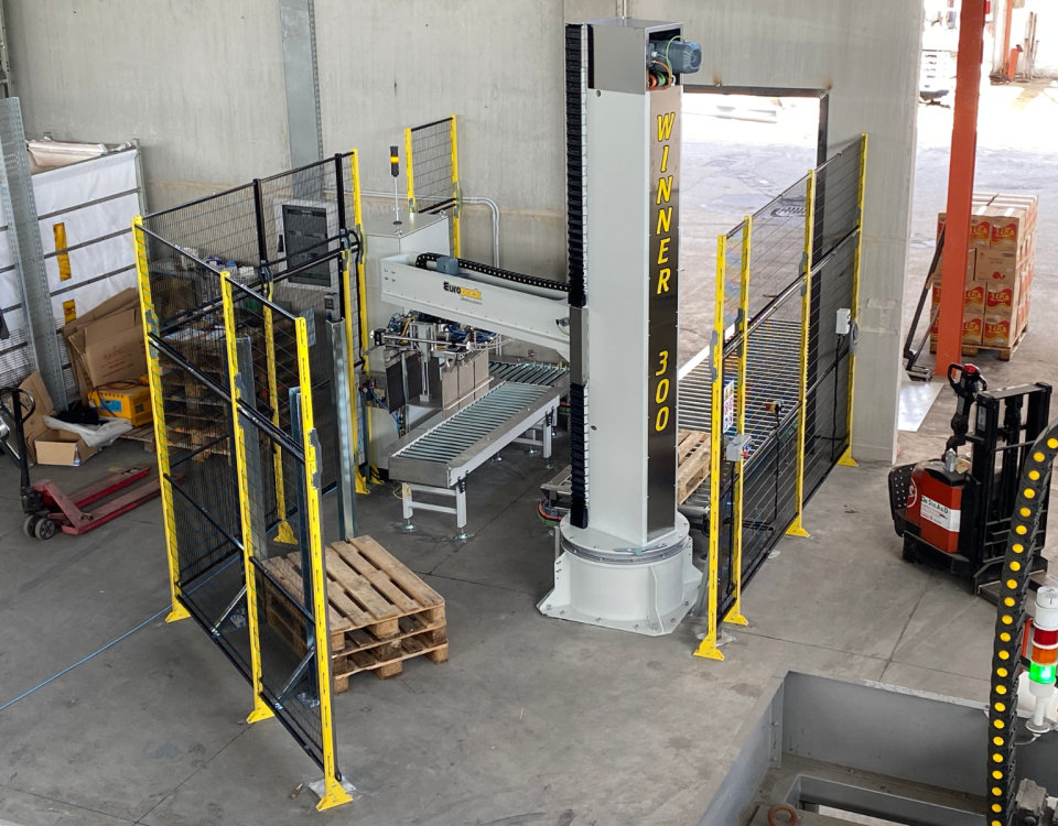 Robot pallettizzatore per scatole