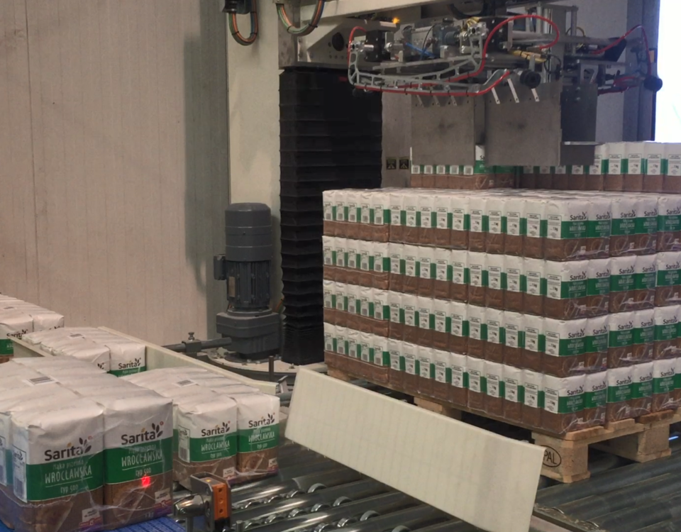 Impianto di pallettizzazione di fardelli di farina